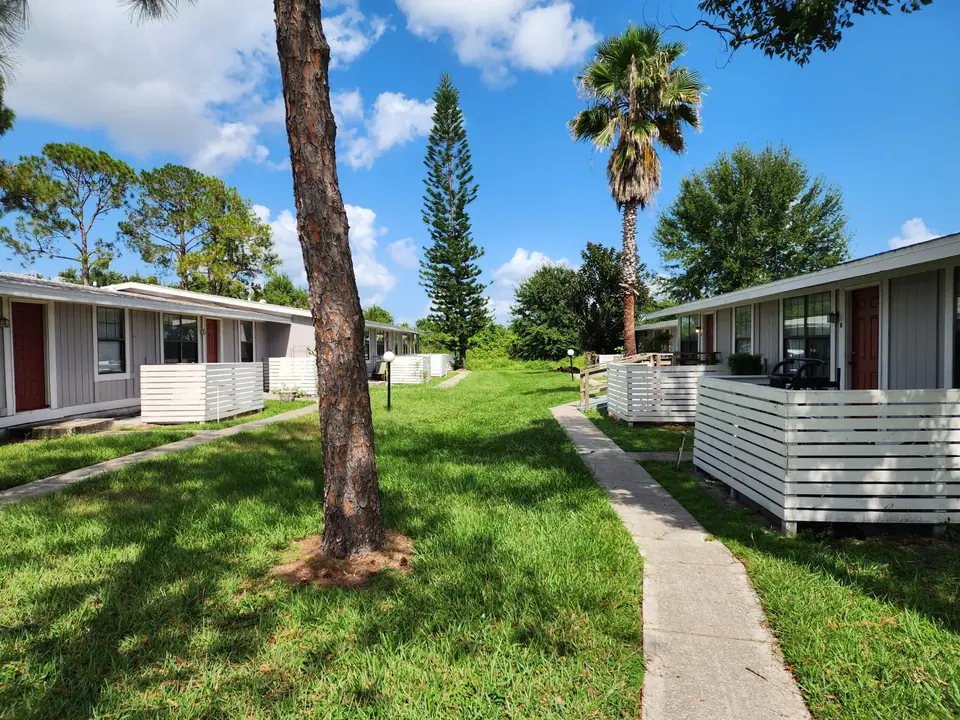 The community lawn and walkways at Heatherwood in Kissimmee, Florida.
