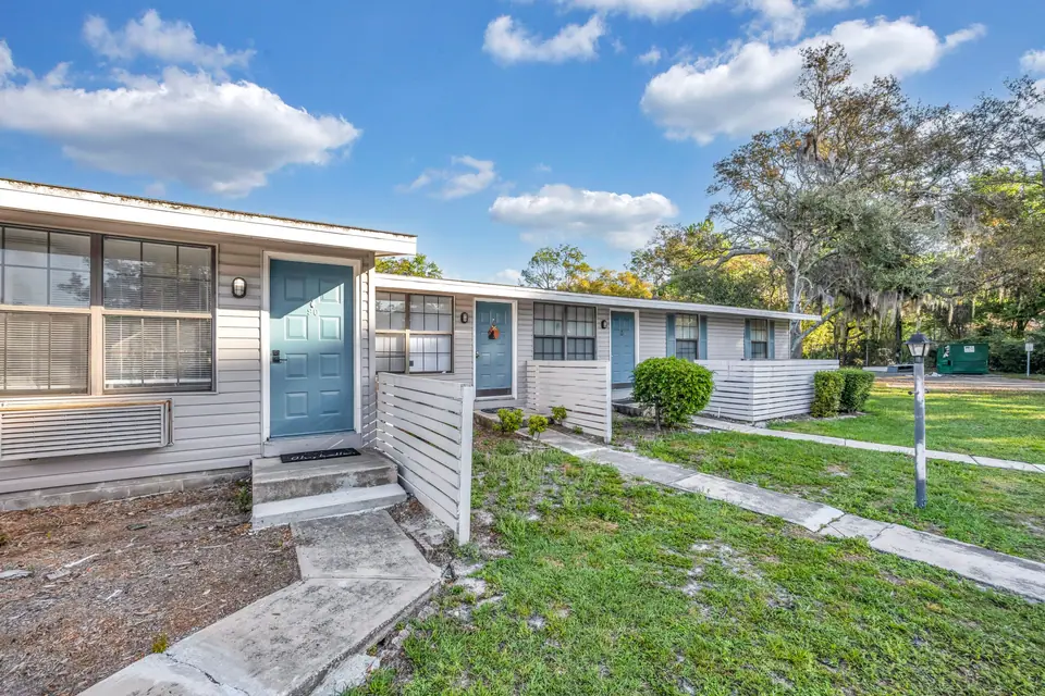 Private-entry apartment homes at Jax Bay in Jacksonville, Florida.